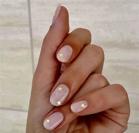 Minimalist Chic Nail Design